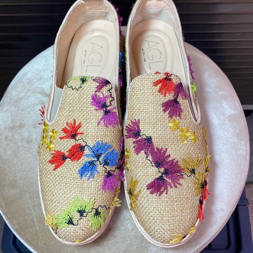 AGL Gaia Slip On Loafer Natural Jute Embroidered